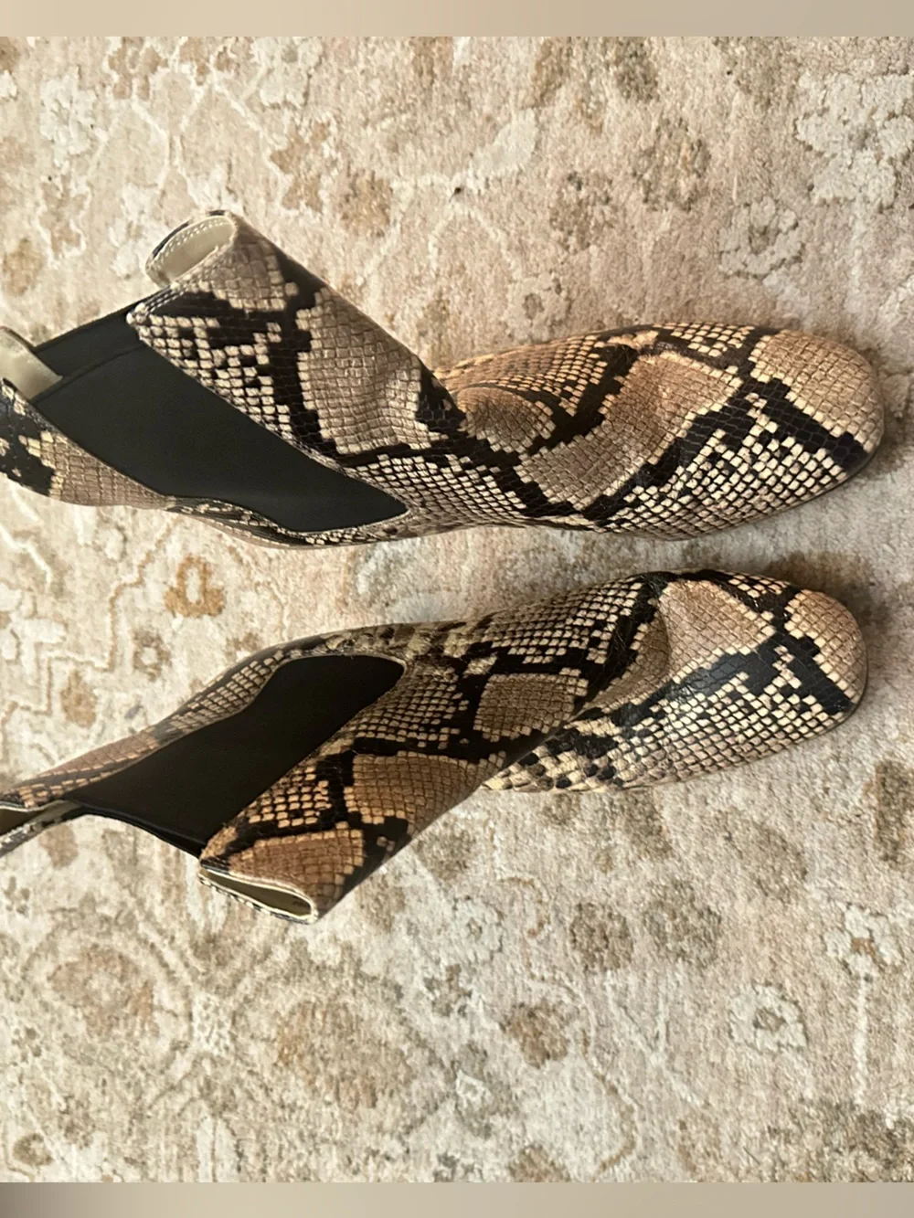 J. Crew Willa Snake-Print Chelsea Leather Ankle Boots in Black Beige sz 9 / 39.5 - Picture 2 of 7